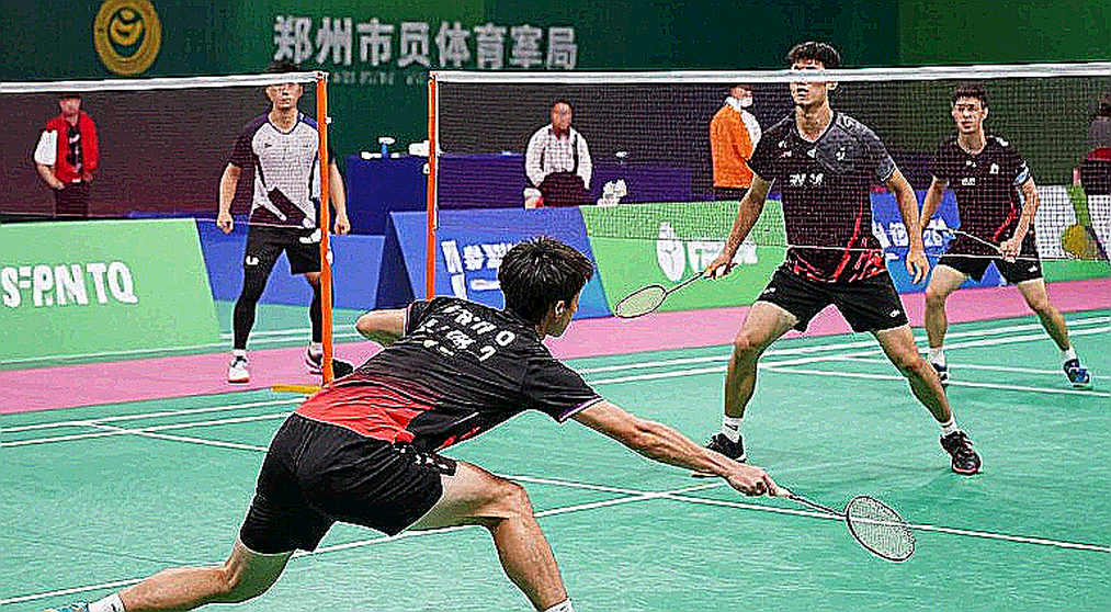 Bước chân thứ hai: khoảng trống không ai quay giữa cầu lông Việt Nam và Nhật Bản